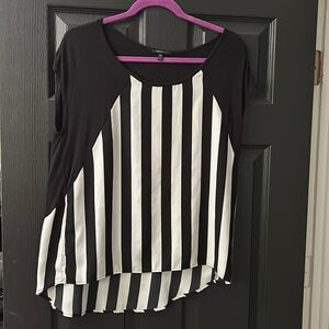 Black and White Stripe Short Sleeve Shirt